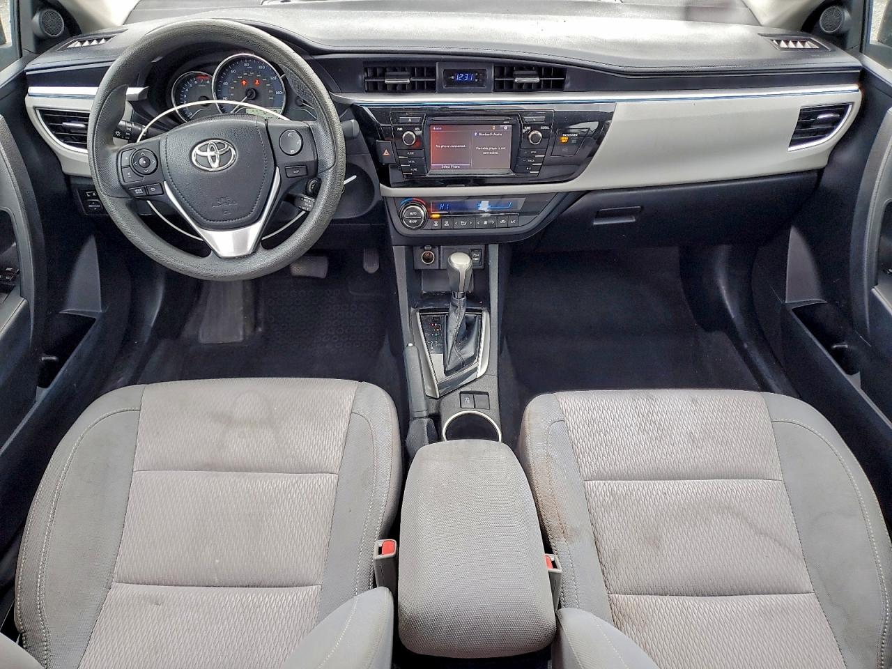 Toyota Corolla L Image 8