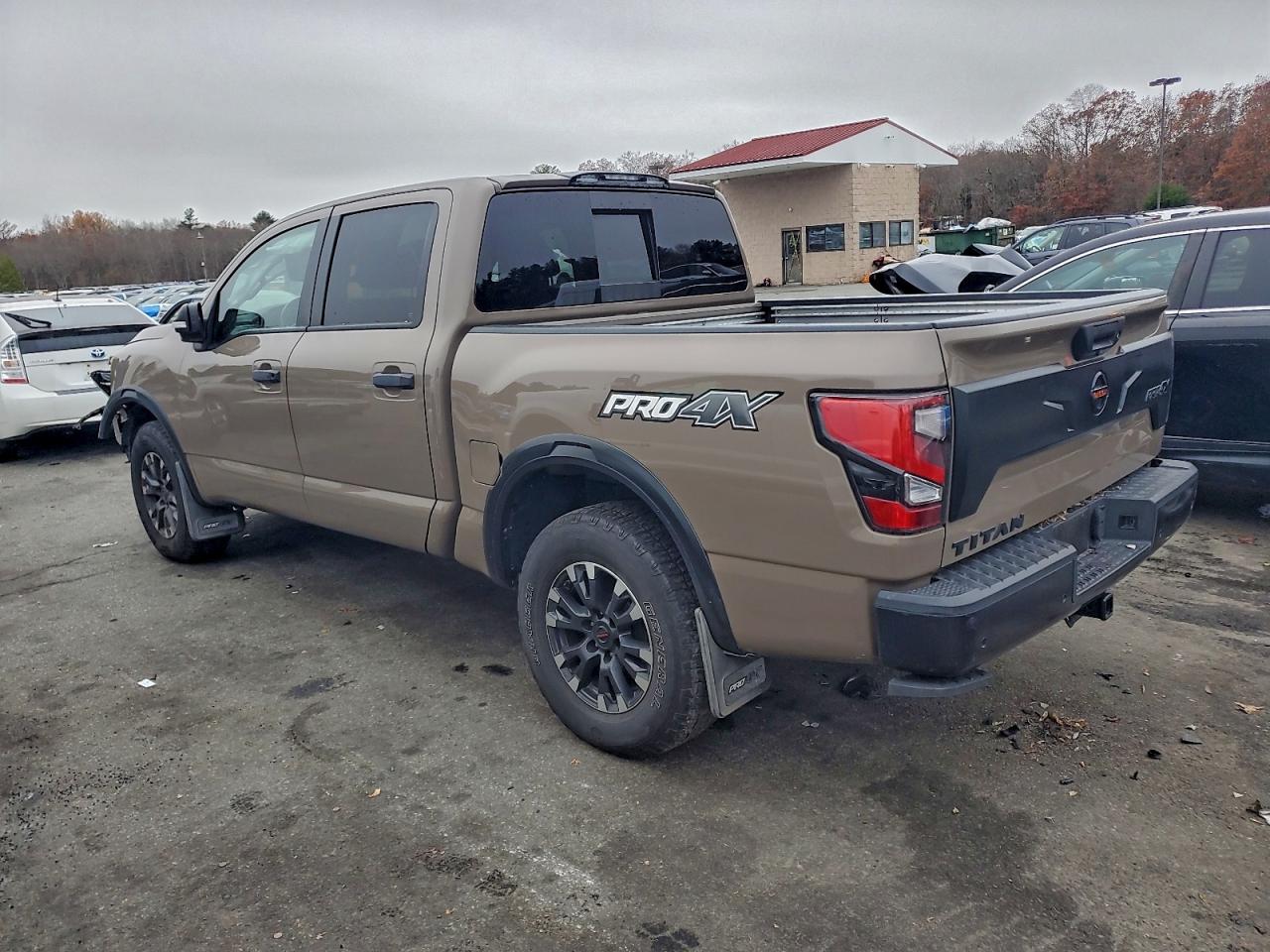 Nissan Titan Sv Image 6