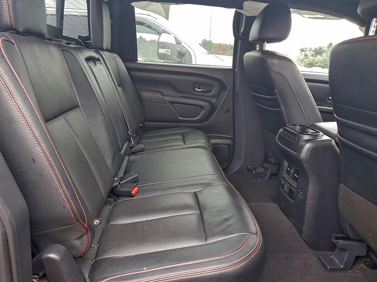 Nissan Titan Sv Image 9