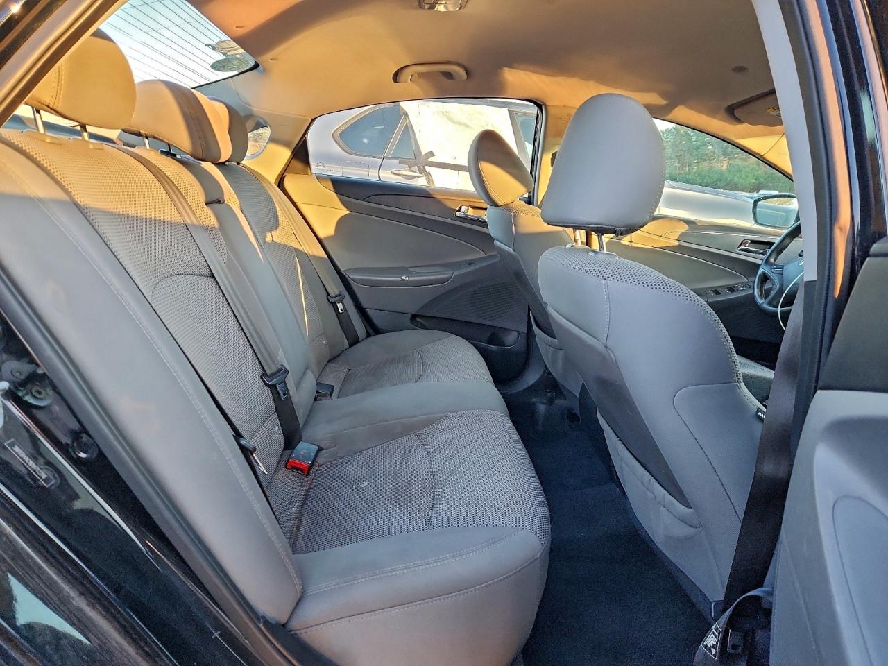 Hyundai SONATA Gls Image 9