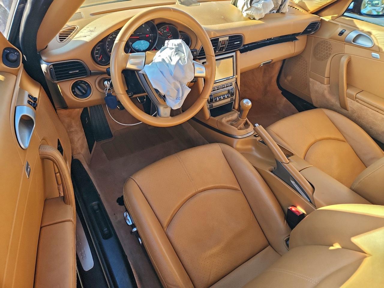 Porsche 911 Carrera Image 6