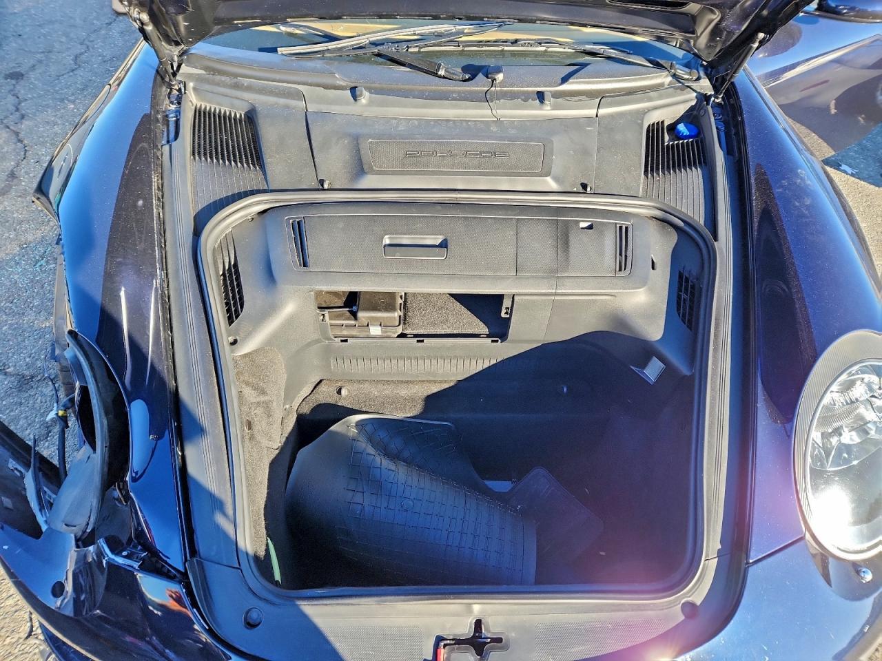 Porsche 911 Carrera Image 10