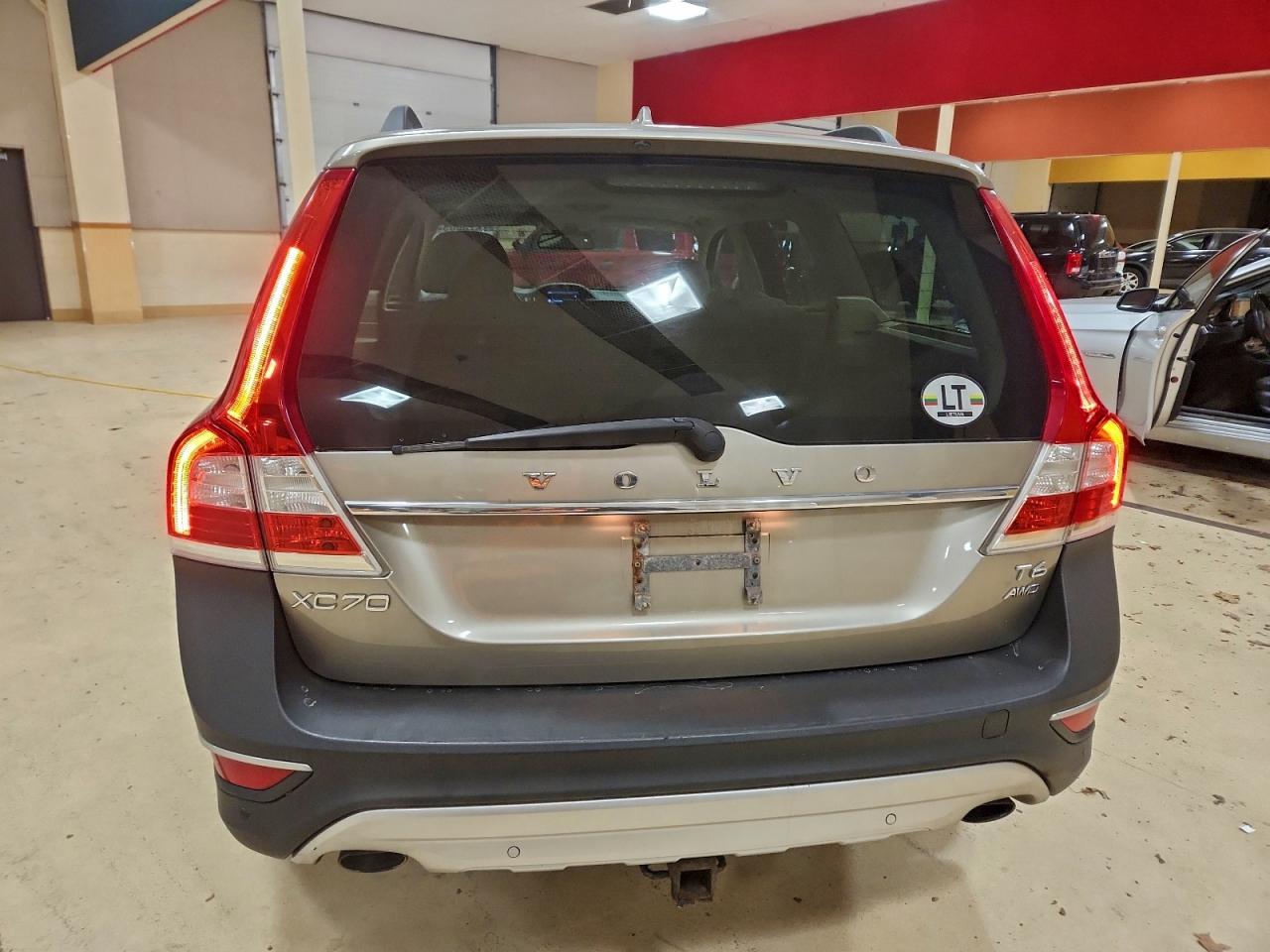 Volvo XC70 T6 Image 2