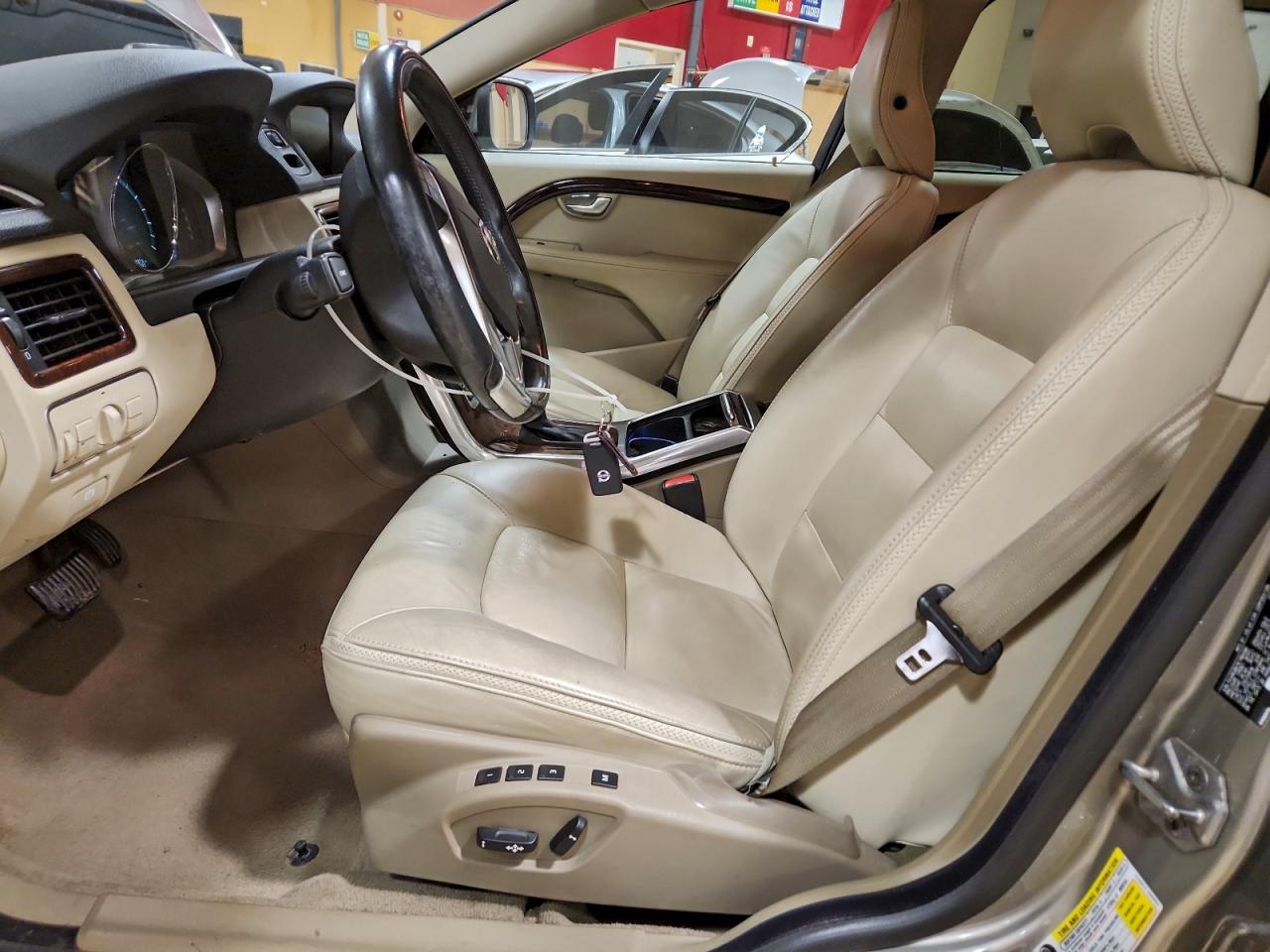 Volvo XC70 T6 Image 8