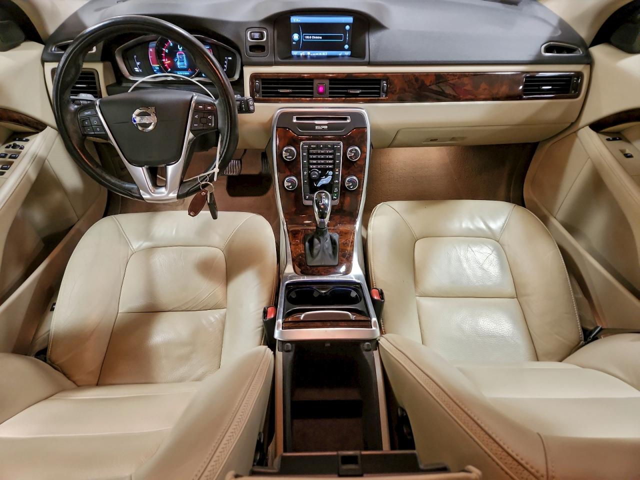 Volvo XC70 T6 Image 3