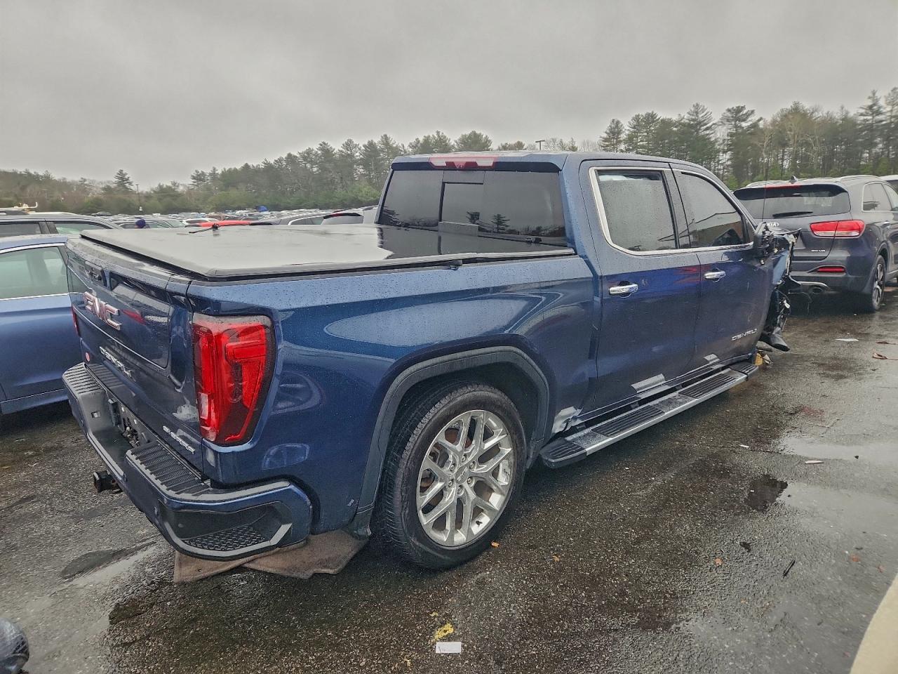 GMC Sierra K1500 Denali Image 3