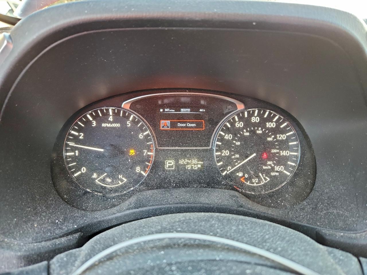 Nissan Pathfinder S Image 3