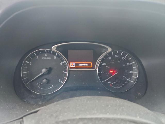 Nissan Pathfinder S Image 8