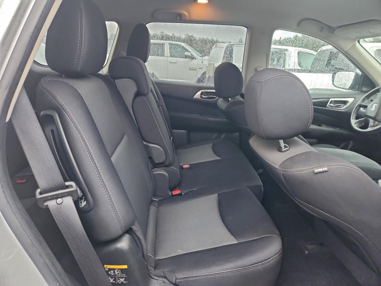 Nissan Pathfinder S Image 13