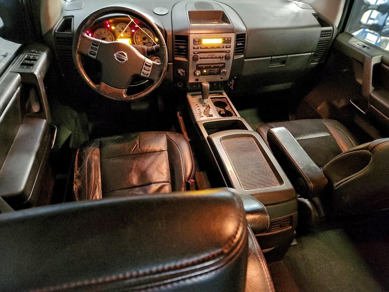 Nissan Titan S Image 3