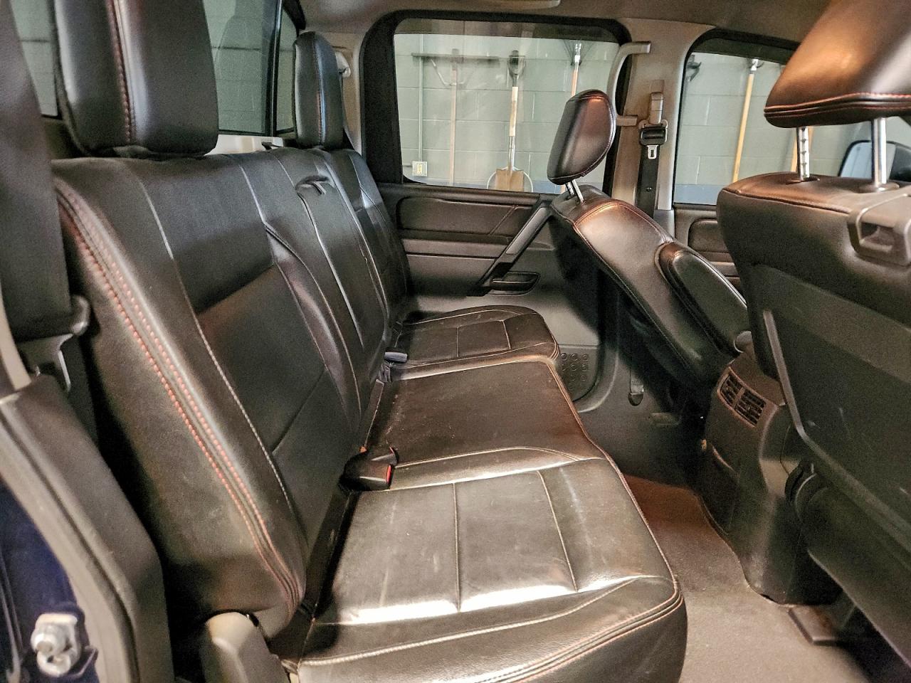 Nissan Titan S Image 4