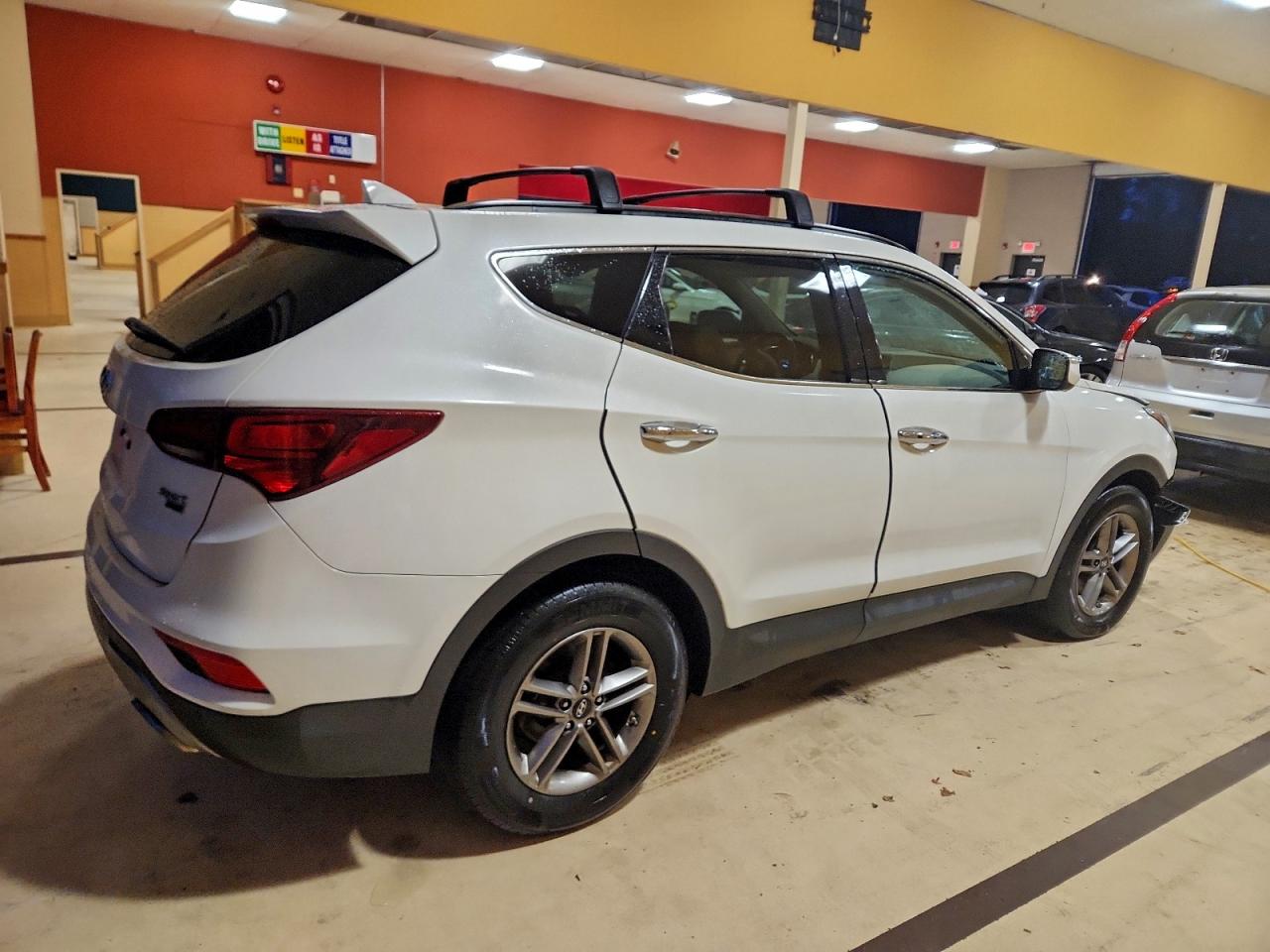 Hyundai SANTA FE Image 4