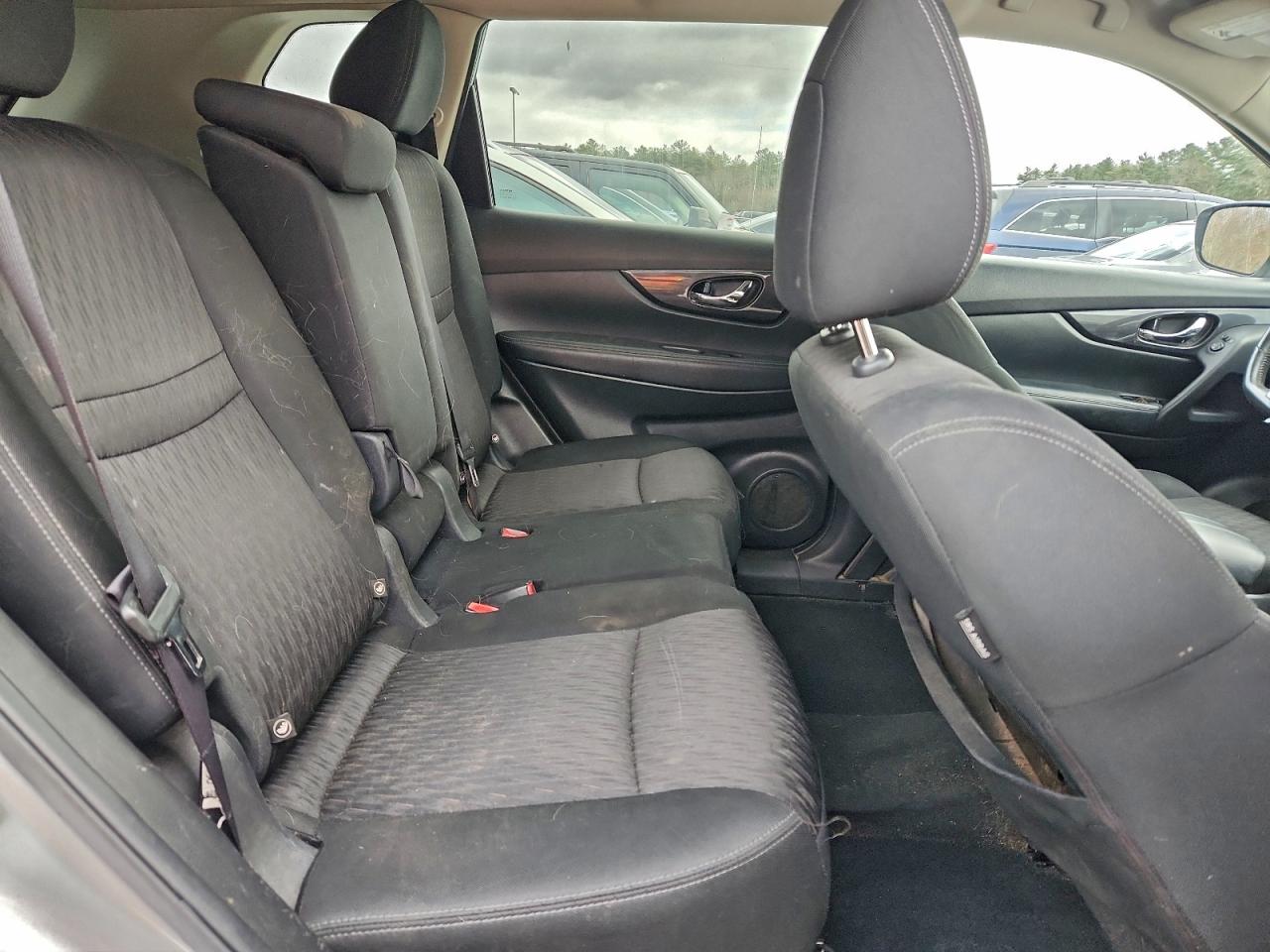 Nissan Rogue S Image 6