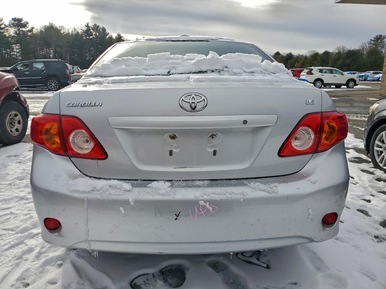 Toyota Corolla Base Image 11