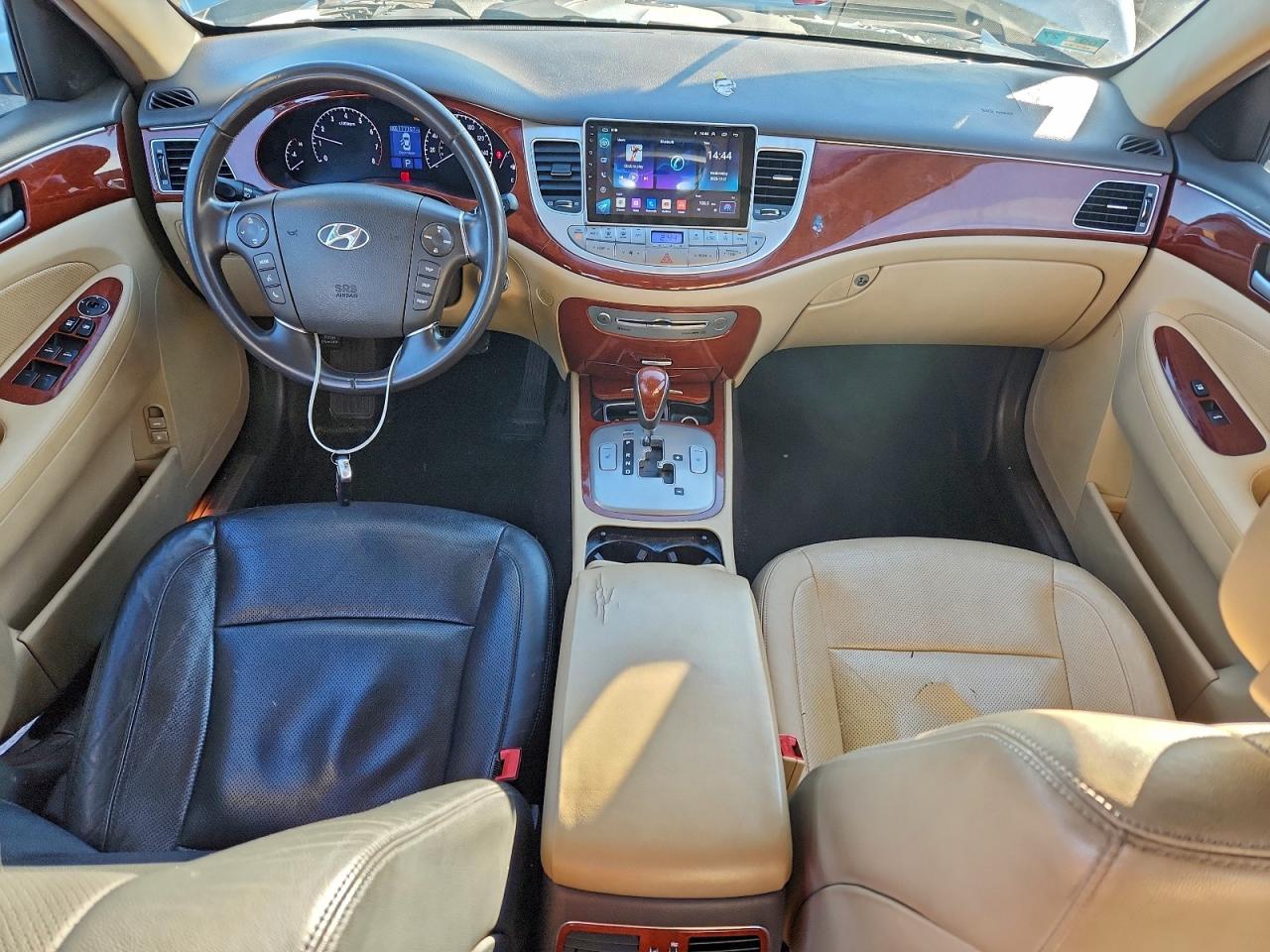 Hyundai Genesis 3.8l Image 9