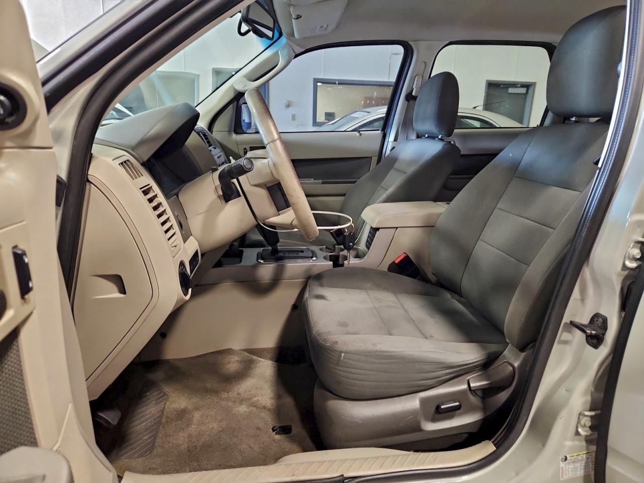 Ford Escape Xlt Image 2