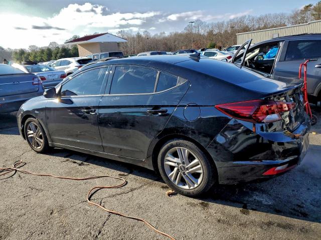 Hyundai ELANTRA Sel Image 2