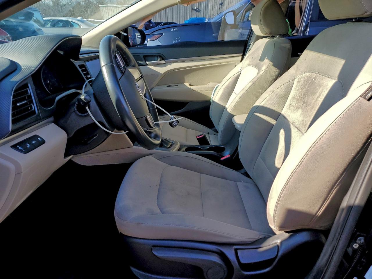 Hyundai ELANTRA Sel Image 5