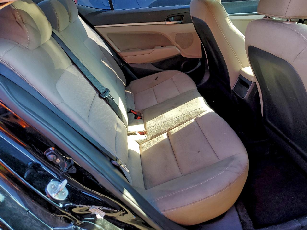 Hyundai ELANTRA Sel Image 4