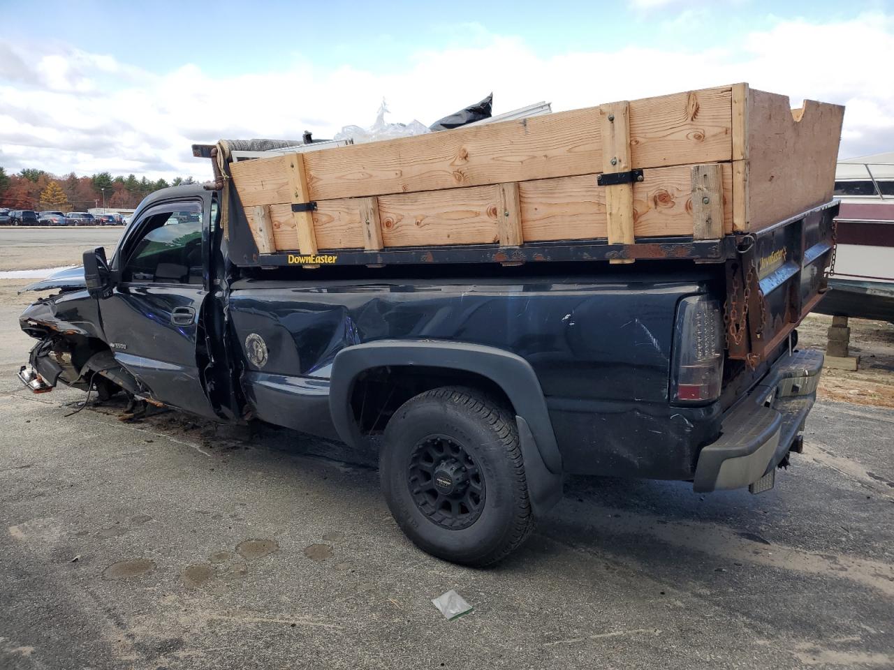 Chevrolet Silverado K3500 Image 2