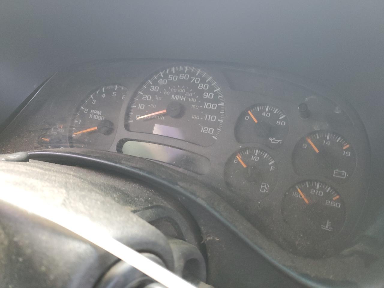 Chevrolet Silverado K3500 Image 3