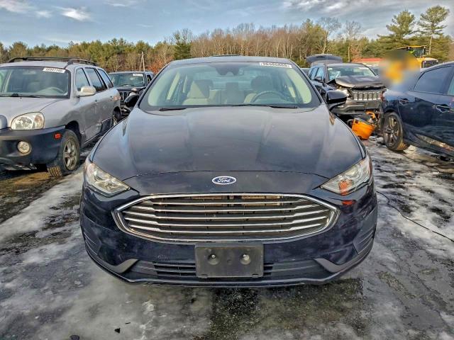 Ford Fusion S Image 8