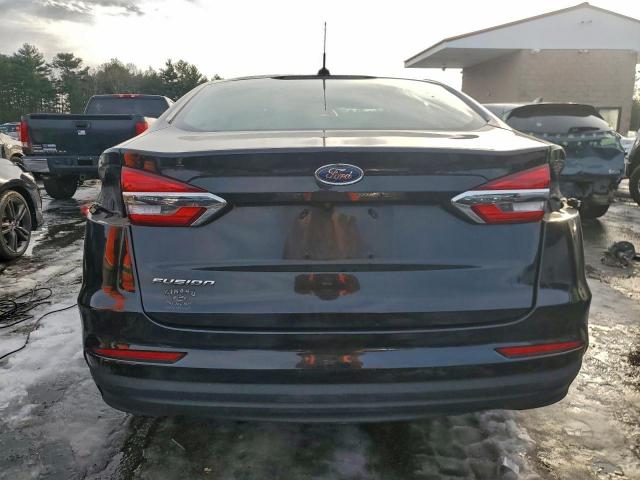 Ford Fusion S Image 6