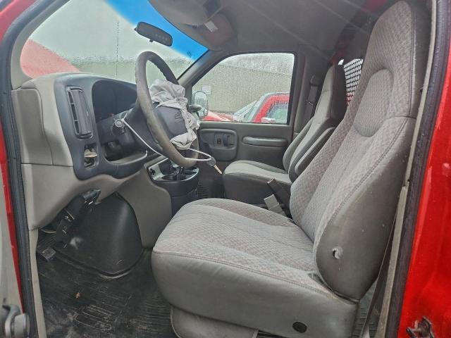 Chevrolet Express Image 4