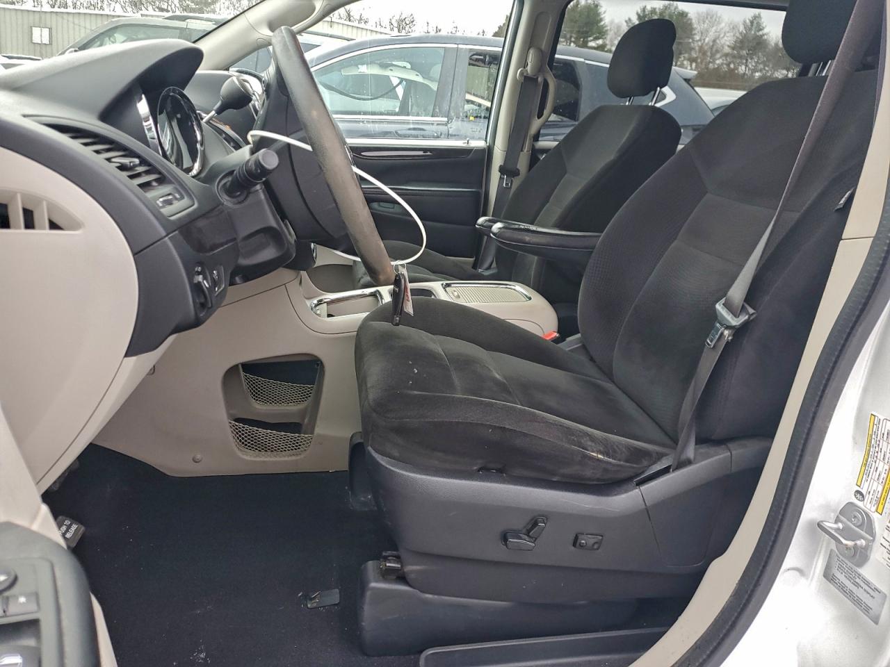 Dodge Caravan Sxt Image 8