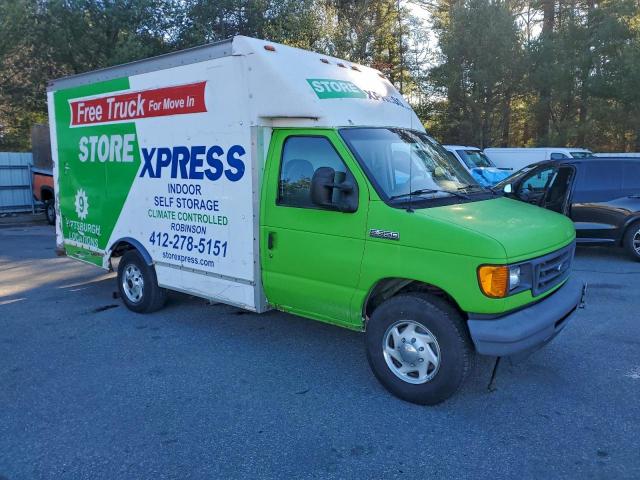 Ford Econoline E350 Super Duty Cutaway Van Image 5