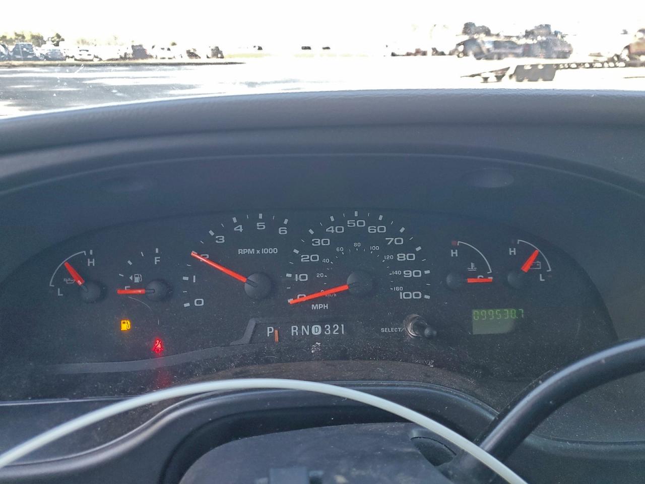 Ford Econoline E350 Super Duty Cutaway Van Image 9