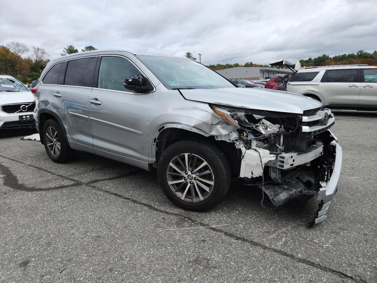 Toyota Highlander Se Image 11