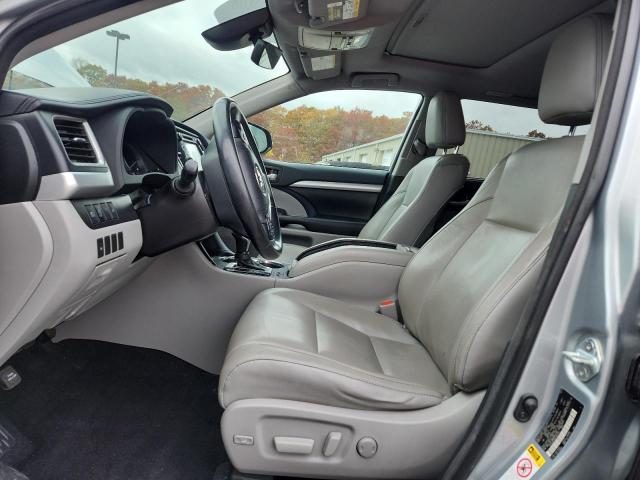 Toyota Highlander Se Image 3