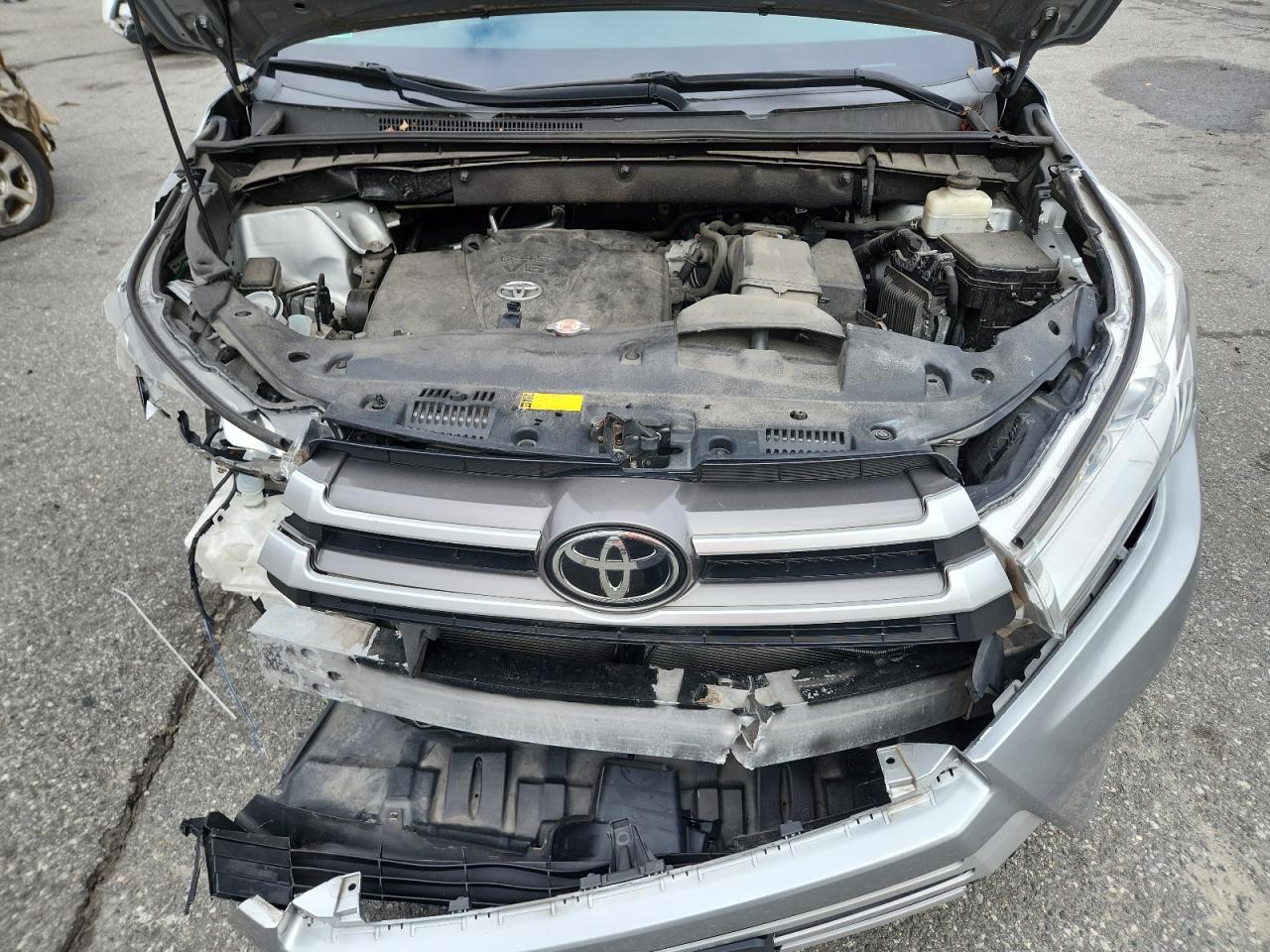 Toyota Highlander Se Image 4