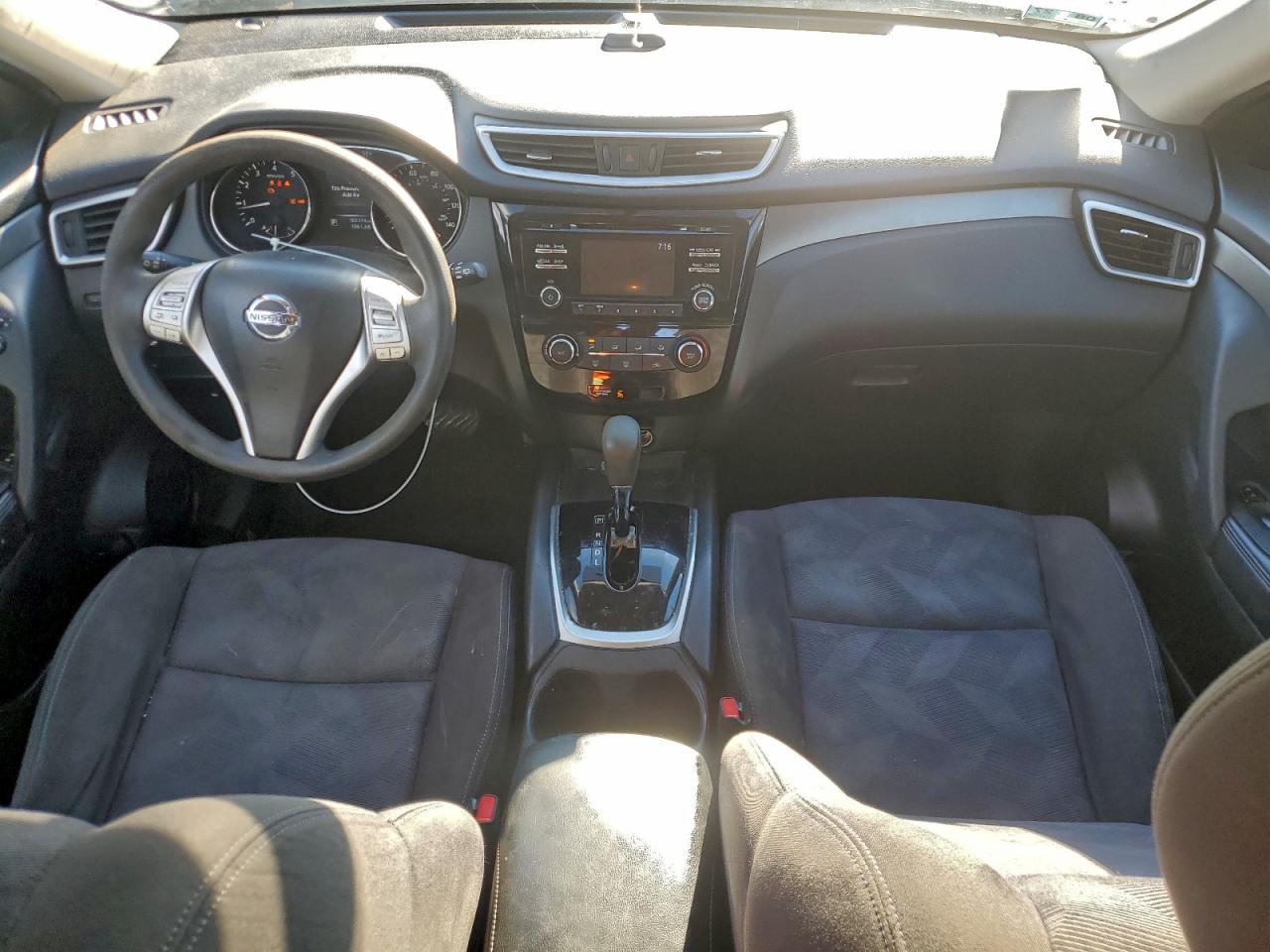Nissan Rogue S Image 5