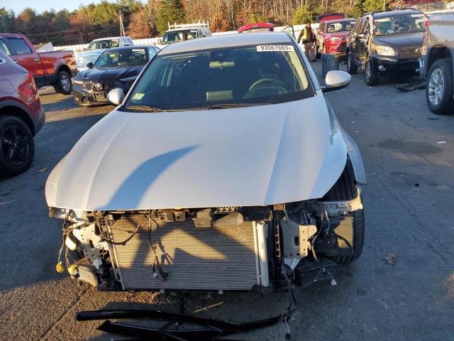 Nissan Altima Sv Image 12