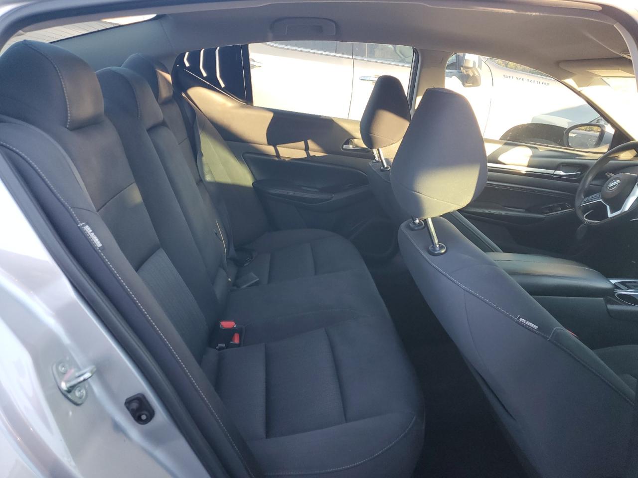 Nissan Altima Sv Image 9