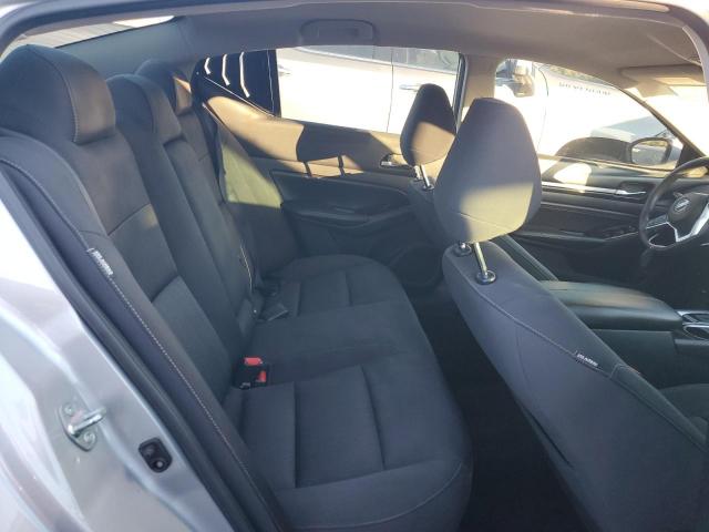 Nissan Altima Sv Image 9