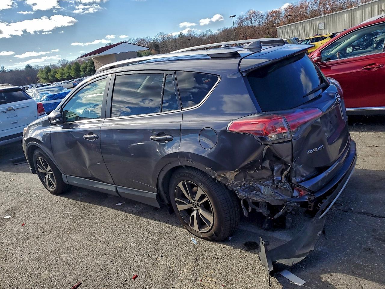 Toyota RAV4 Adventure Image 3