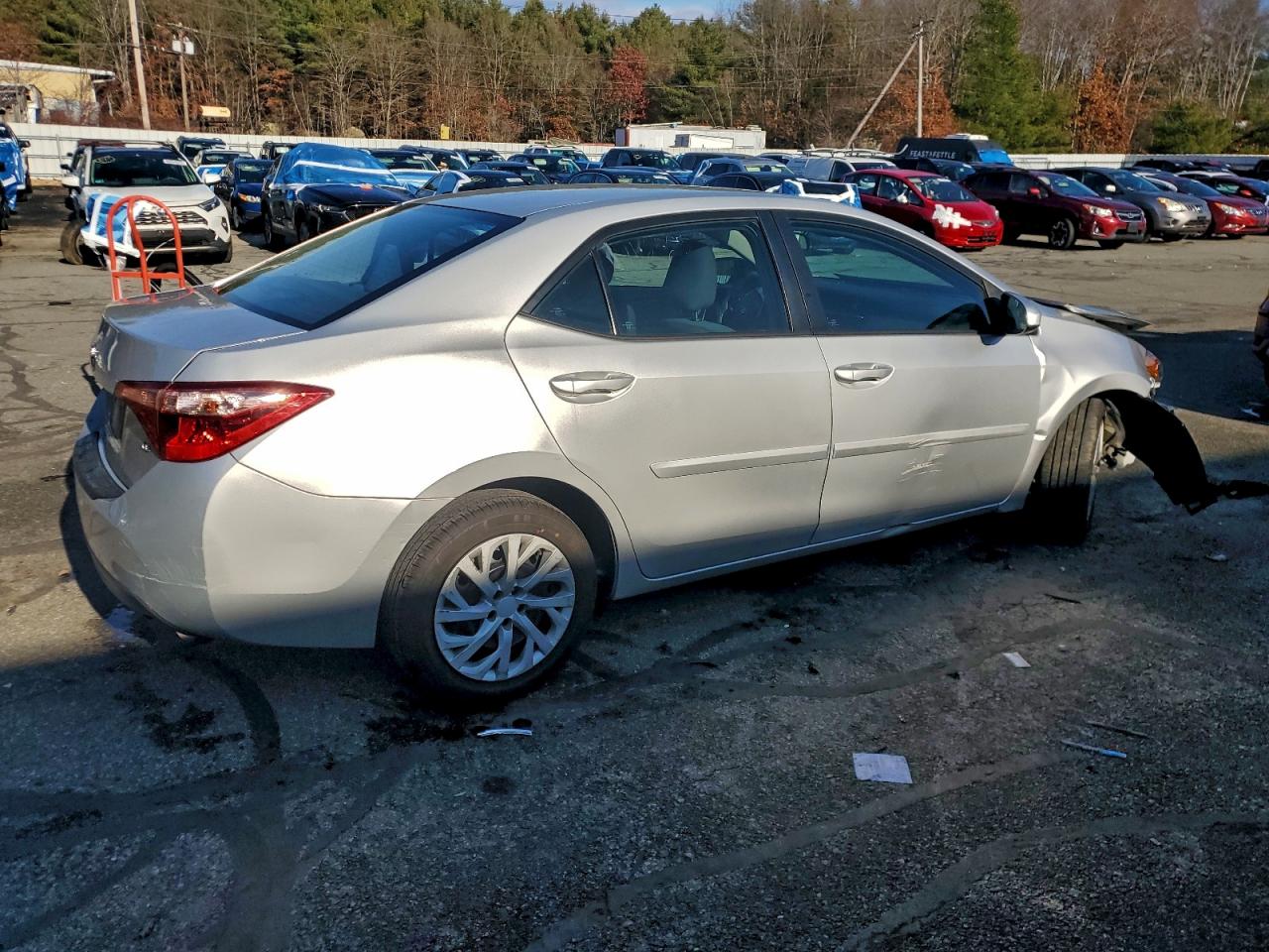 Toyota Corolla L Image 3