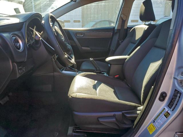 Toyota Corolla L Image 6