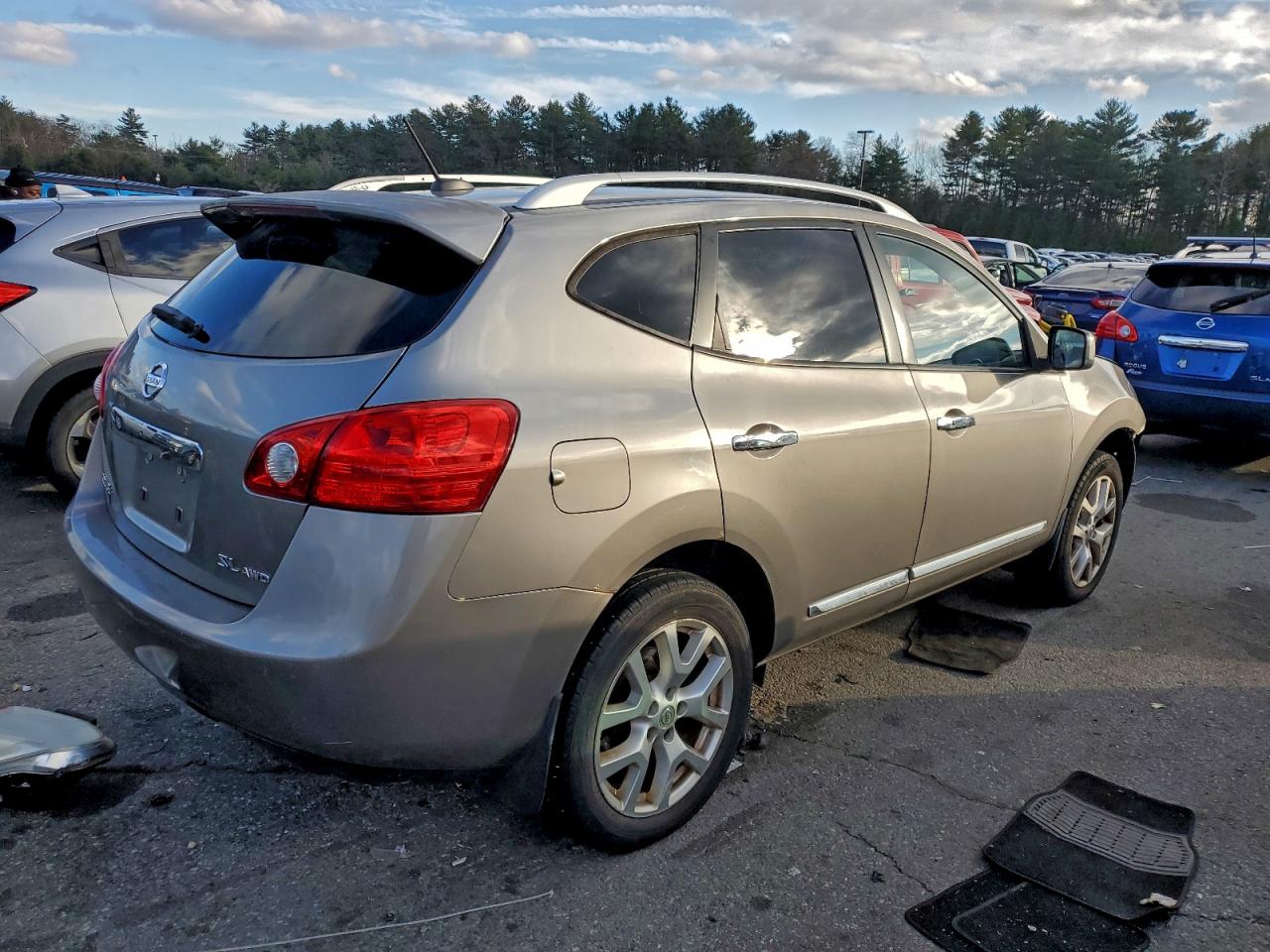 Nissan Rogue S Image 13
