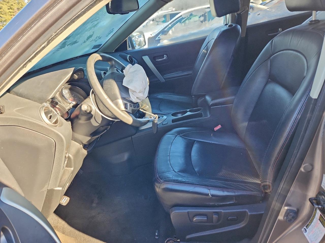 Nissan Rogue S Image 6