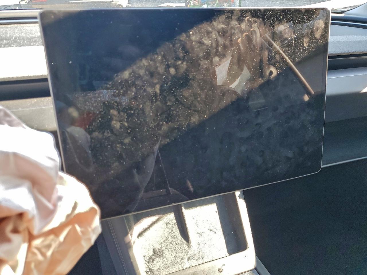 Tesla Model 3 Image 12