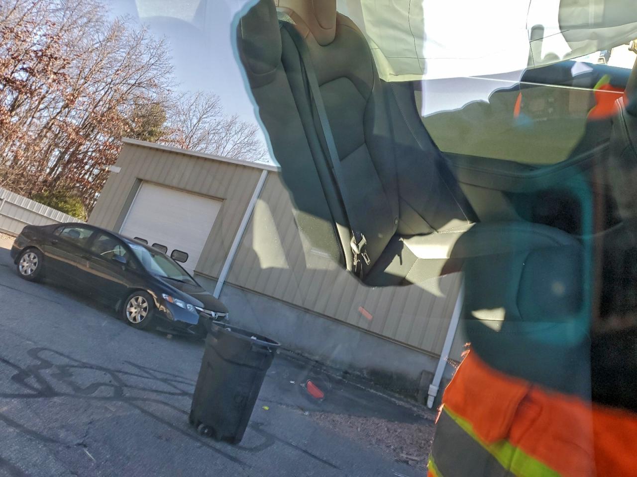 Tesla Model 3 Image 7