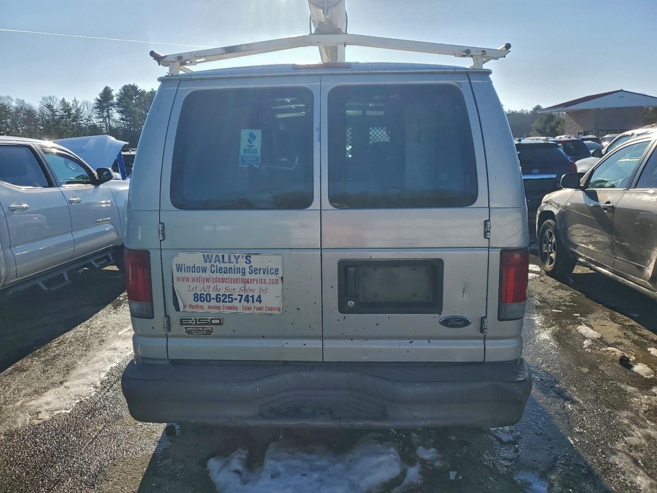 Ford E-150 E150 Van Image 3
