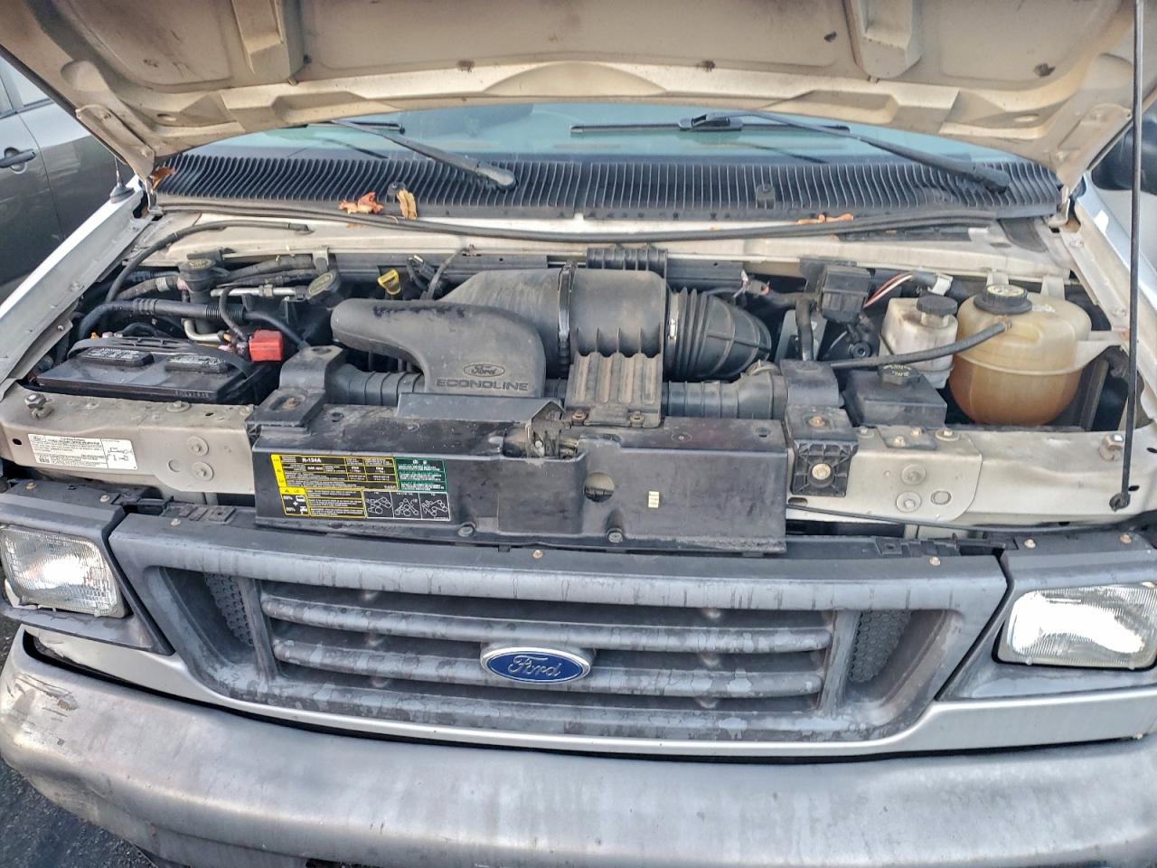 Ford E-150 E150 Van Image 13