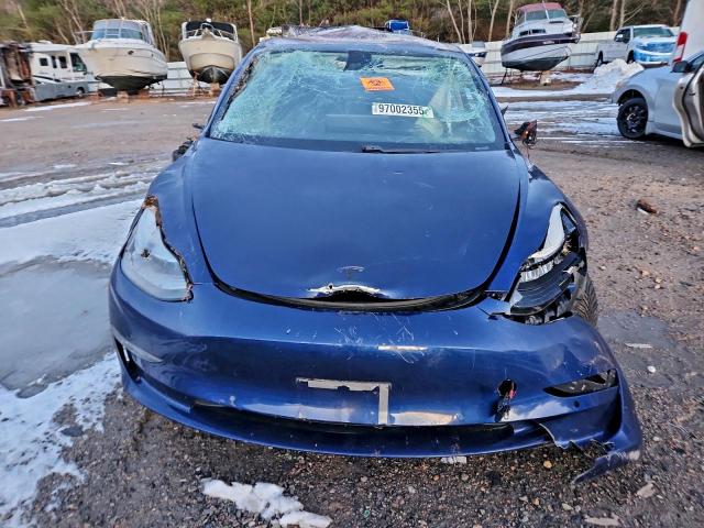 Tesla Model 3 Image 10