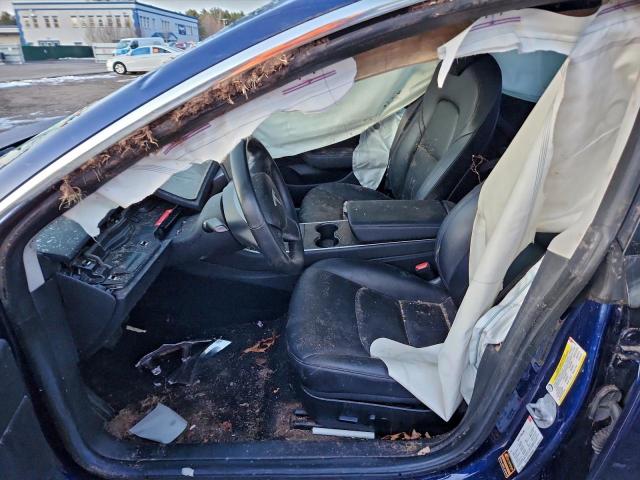 Tesla Model 3 Image 12