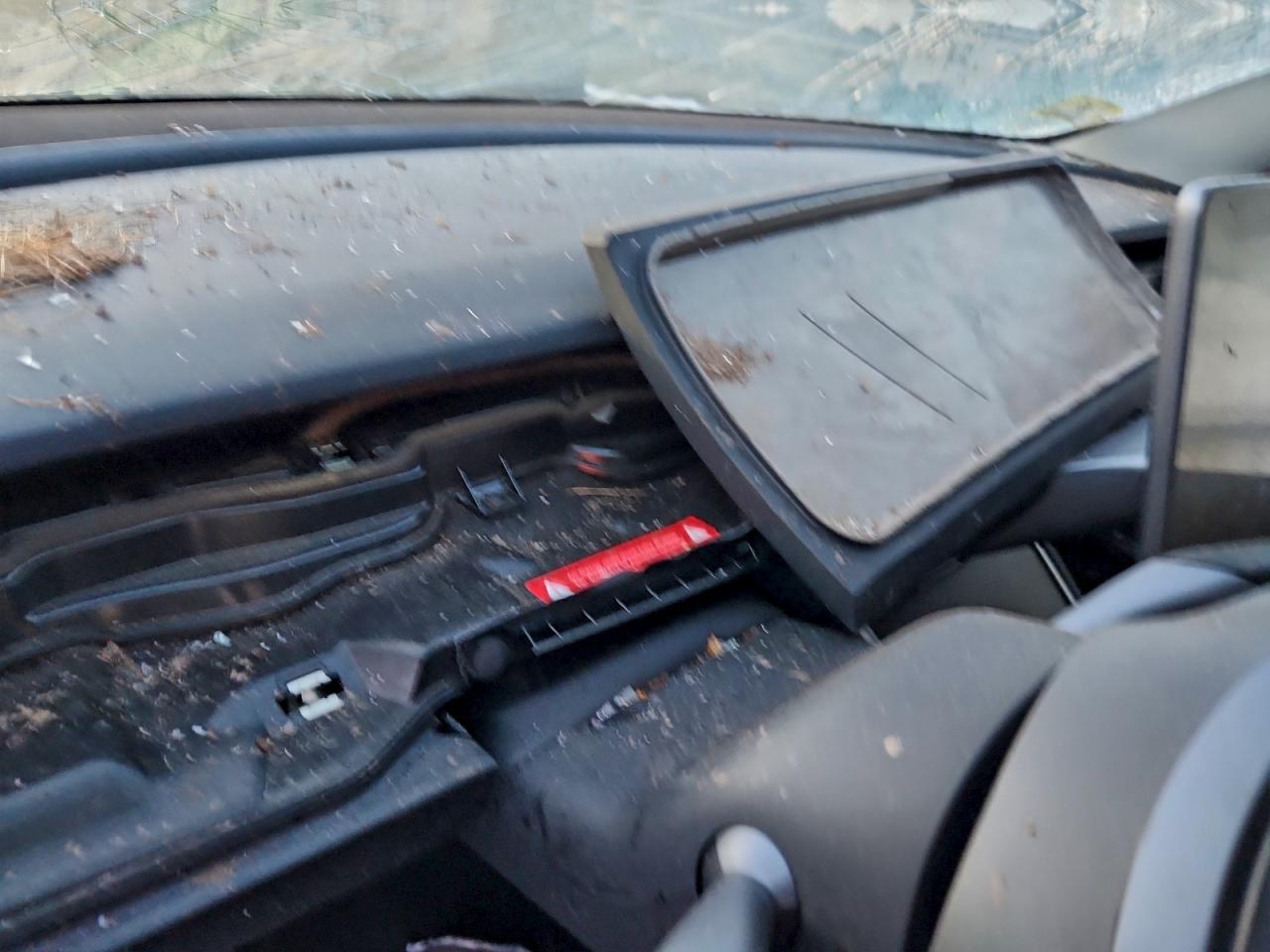 Tesla Model 3 Image 8